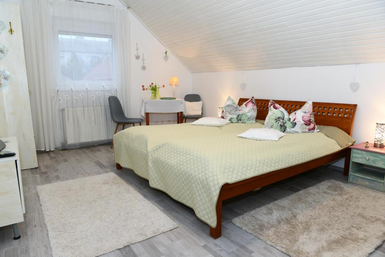 Sommerhaus Veszprém Esterno foto