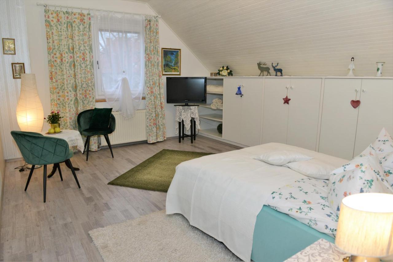 Sommerhaus Veszprém Esterno foto